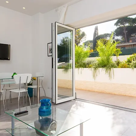 Niclas Luxury Eur Apartment *