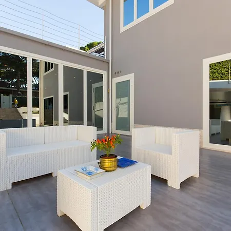 Niclas Luxury Eur * Řím