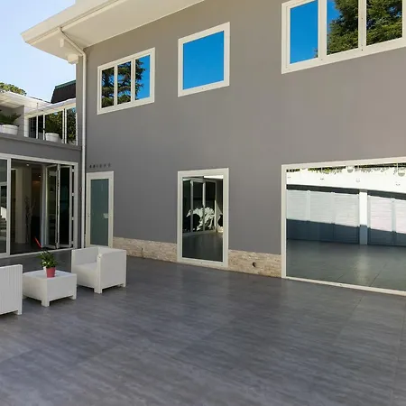 Niclas Luxury Eur