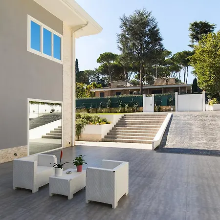 Niclas Luxury * Rome